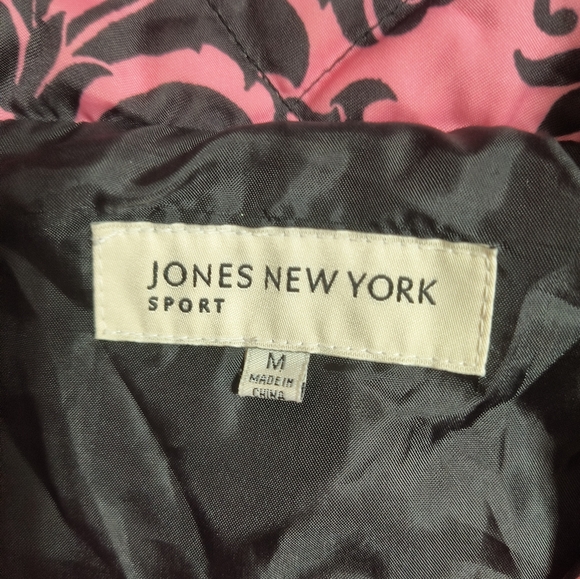 Jones New York ombre Paisley print puffer vest, women's medium, pink/black - Picture 5 of 10